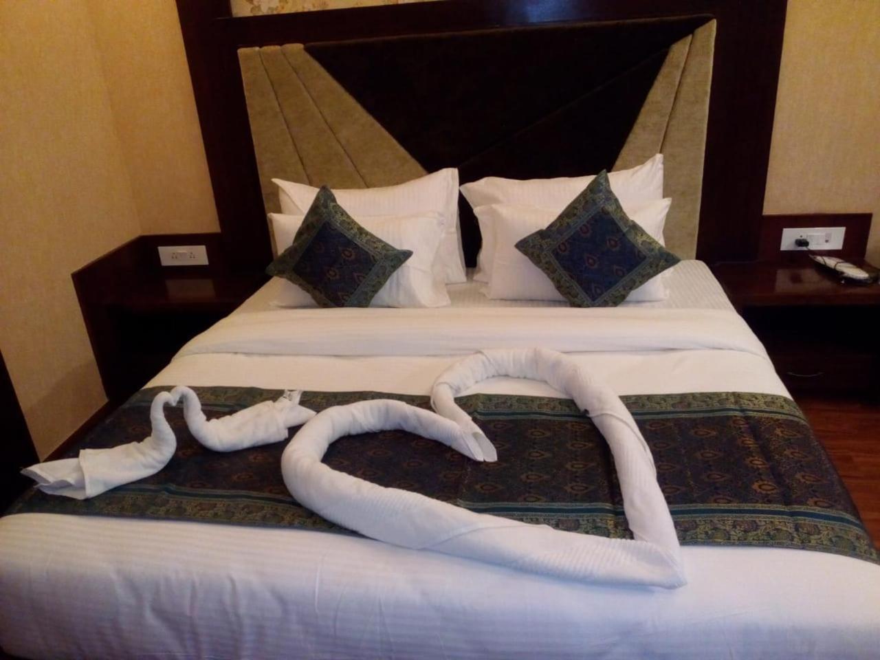 Square Inn Hotel,Varanasi Exterior foto